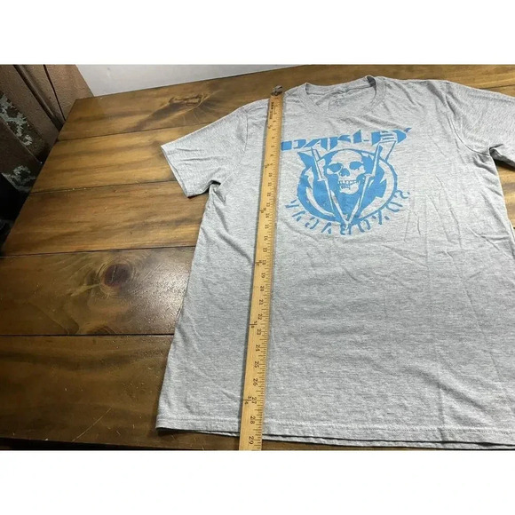 Oakley Graphic Men's Size Medium Short Sleeve Regular Fit Gray T-Shirt - Picture 4 of 7